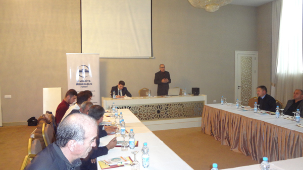 Qəbələ şəhərində “İctimai İştirakçılıq. Yerli qərarların qəbulunda vətəndaş iştirakçılığı” mövzusunda müzakirələr təşkil edilmişdir